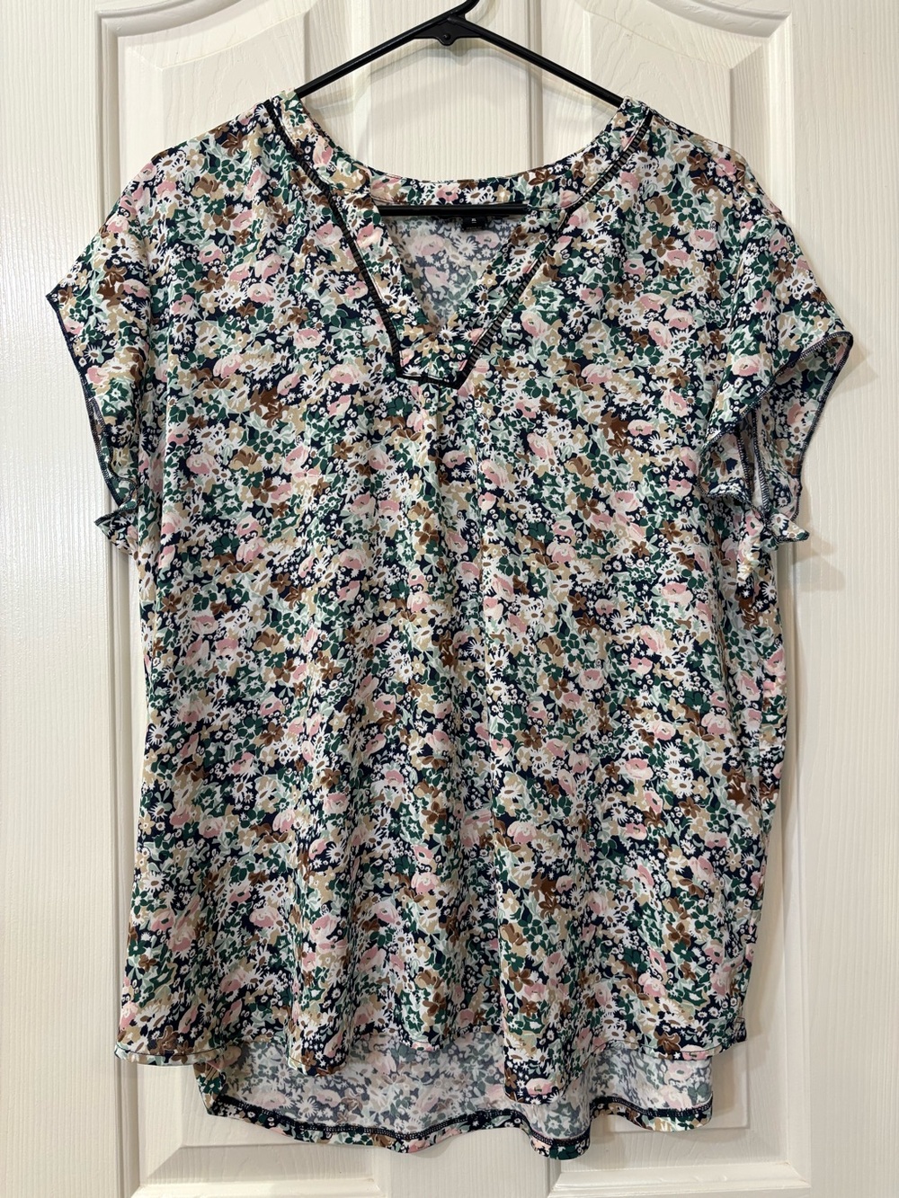 41 Hawthorn Floral V-Neck Short Sleeve Blouse Pink & Green